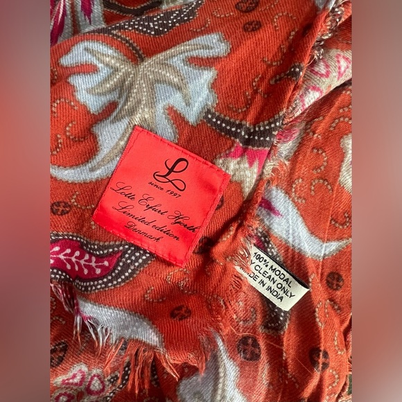 Lotte Erfurt Hjorth Floral Scarf chic comfy soft versatile boho Anthropologie - Picture 5 of 8